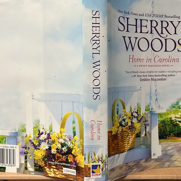 Hardcover novel “Home in Carolina” by Sherryl Woods published by MIRA - Picture 5 of 16
